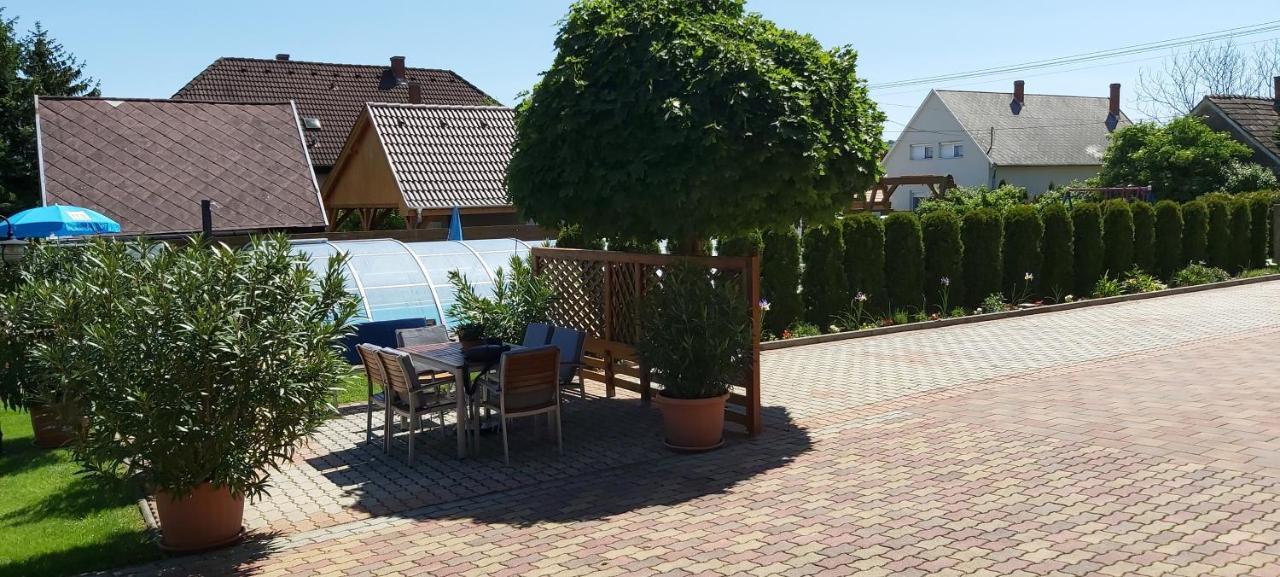 Holp Panzio Hotel Balatonföldvár Kültér fotó