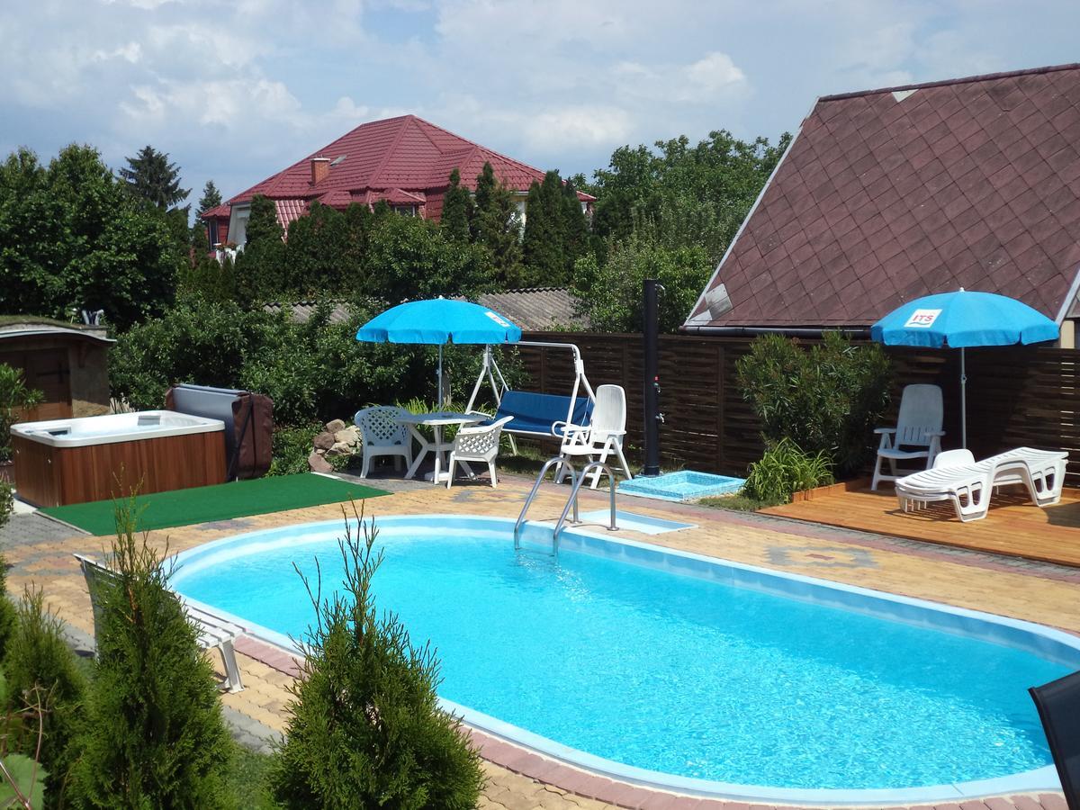 Holp Panzio Hotel Balatonföldvár Kültér fotó