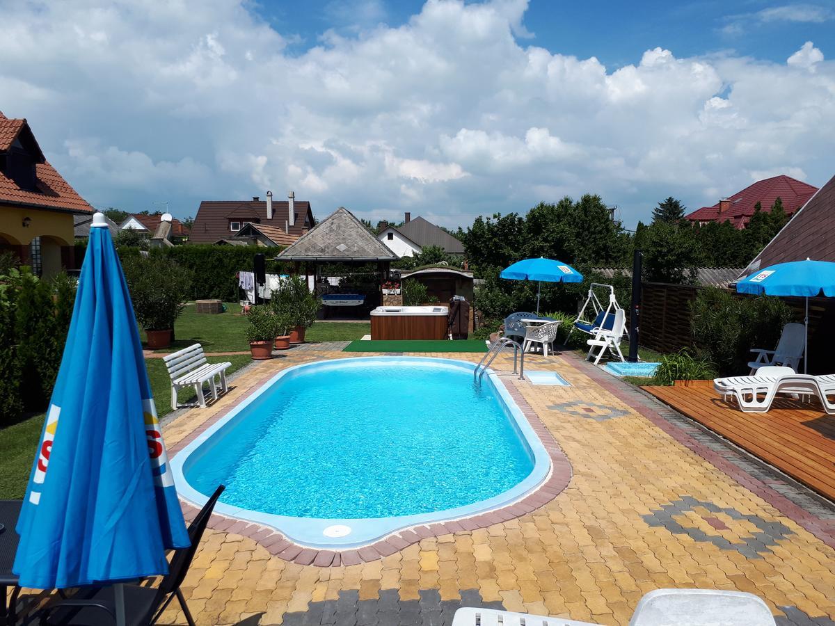 Holp Panzio Hotel Balatonföldvár Kültér fotó